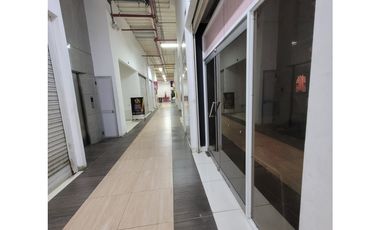 Excelente local  en centro comercial en Jamundi