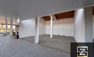 Local comercial en alquiler ubicado en Laguna Mall Carlos Spegazzini