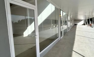 Local comercial en alquiler ubicado en Laguna Mall Carlos Spegazzini