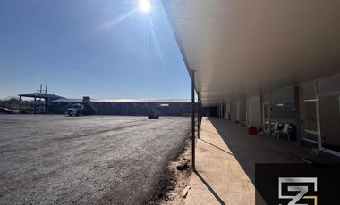 Local comercial en alquiler ubicado en Laguna Mall Carlos Spegazzini