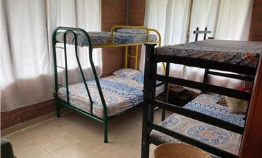 FINCA EN PALESTINA DE 10 A 30 PERSONAS  TARIFA MINIMA  10 PAX