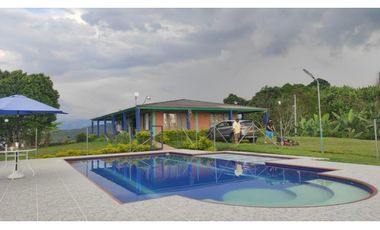 FINCA EN PALESTINA DE 10 A 30 PERSONAS  TARIFA MINIMA  10 PAX