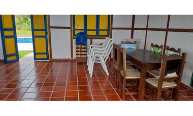 FINCA EN PALESTINA DE 10 A 30 PERSONAS  TARIFA MINIMA  10 PAX