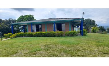 FINCA EN PALESTINA DE 10 A 30 PERSONAS  TARIFA MINIMA  10 PAX