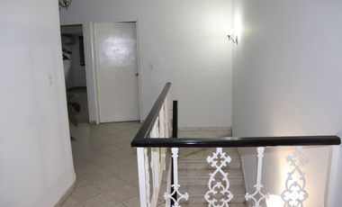 Se Alquila Casa Comercial en Club X