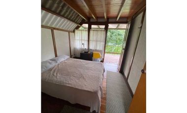 VENDO HERMOSA CASA CHALET EN  LA VEGA CUND. (R)