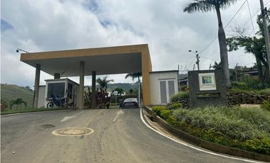 SE VENDE LOTE EN MEDIO DAPA EN UNIDAD DE 3009 M2 CON VIGILANCIA