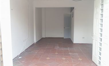 SE ARRIENDA LOCAL EN CESPEDES