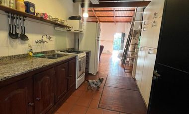 PH en venta c/ cochera en Temperley