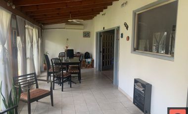 Casa en venta c/ cochera en Villa Domínico Apta Crédito Bancario