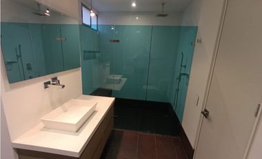 APARTAESTUDIO EL POBLADO CERCA C.C. SANTAFÉ
