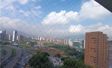 APARTAESTUDIO EL POBLADO CERCA C.C. SANTAFÉ