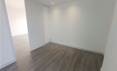 APARTAESTUDIO EL POBLADO CERCA C.C. SANTAFÉ