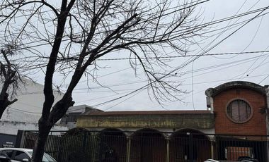 Casa Alquiler 5 dorm., cochera 3 veh., jardín del., terraza Thames 767 SM deTuc.