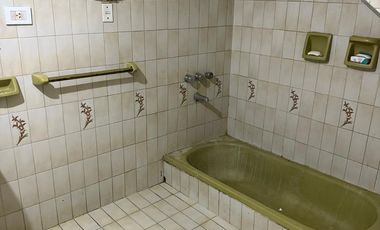 Casa Alquiler 5 dorm., cochera 3 veh., jardín del., terraza Thames 767 SM deTuc.