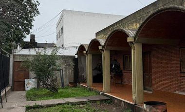 Casa Alquiler 5 dorm., cochera 3 veh., jardín del., terraza Thames 767 SM deTuc.