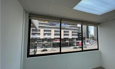 se alquila oficina en Av. Balboa