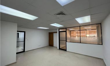 se alquila oficina en Av. Balboa