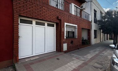 Casa en venta c/ cochera en Gualeguaychú