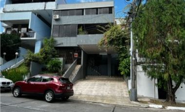 Los Angeles, Casa de 3 pisos