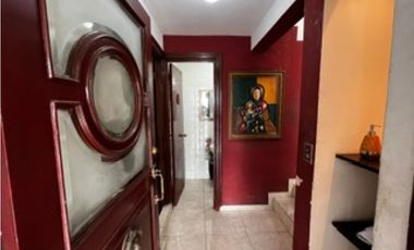 Los Angeles, Casa de 3 pisos