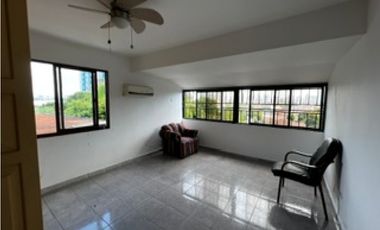 Los Angeles, Casa de 3 pisos