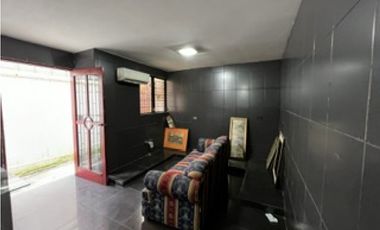 Los Angeles, Casa de 3 pisos