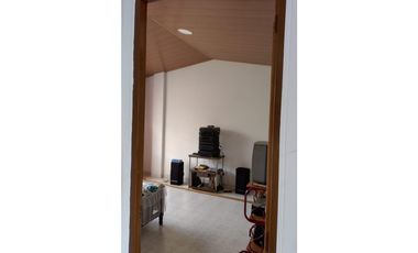 HERMOSA CASA LA MESA C.MARCA