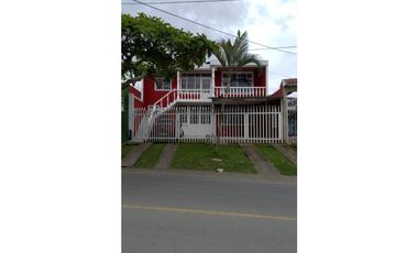 HERMOSA CASA LA MESA C.MARCA