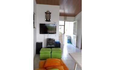 HERMOSA CASA LA MESA C.MARCA