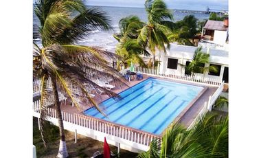 ALQUILER DE CABAÑAS FRENTE AL MAR CON PISCINA DE 2 A 9 PERSONAS