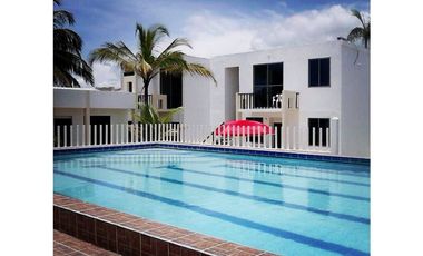 ALQUILER DE CABAÑAS FRENTE AL MAR CON PISCINA DE 2 A 9 PERSONAS