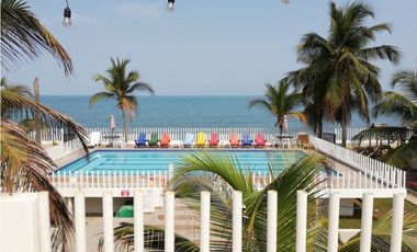 ALQUILER DE CABAÑAS FRENTE AL MAR CON PISCINA DE 2 A 9 PERSONAS