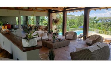 VENTA FINCA VALPARAISO, ANTIOQUIA. PARA HOTEL O INVERSIÓN.