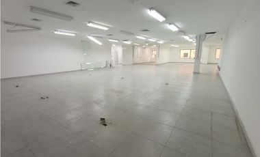 LOCAL COMERCIAL ESTADIO CERCA DOLLARCITY