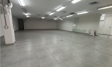 LOCAL COMERCIAL ESTADIO CERCA DOLLARCITY