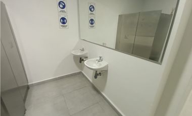 LOCAL COMERCIAL ESTADIO CERCA DOLLARCITY