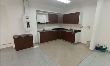 LOCAL COMERCIAL ESTADIO CERCA DOLLARCITY