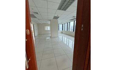 ALQUILER DE OFICINA EN CALLE 50 (JM)