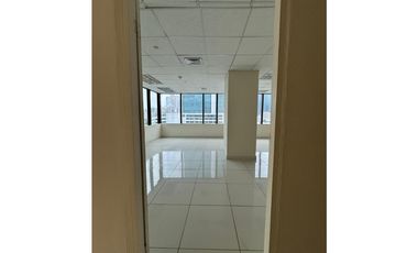 ALQUILER DE OFICINA EN CALLE 50 (JM)