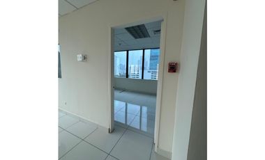 ALQUILER DE OFICINA EN CALLE 50 (JM)