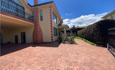 VENDO CASA EN CONJUNTO CAJICA CANELON