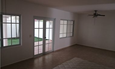 VENTA CASA COSTA DEL ESTE