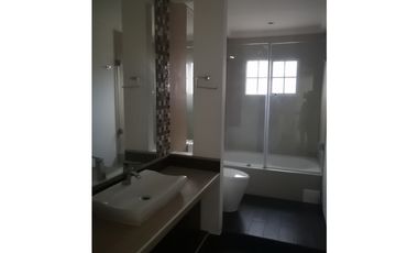 ALQUILER CASA COSTA DEL ESTE