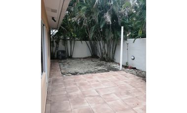 ALQUILER CASA COSTA DEL ESTE