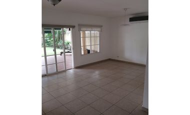 ALQUILER CASA COSTA DEL ESTE