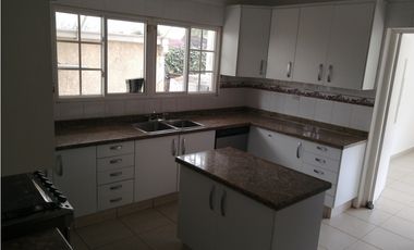 ALQUILER CASA COSTA DEL ESTE