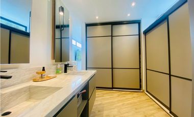 VENDO CASA DE 389M2 Y LOTE INDEPENDIETE EN CONJUNTO CERRADO - CAJICA