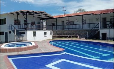 FINCA EN SANTAGUEDA  18 y 29 PAX