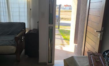 Casa en alquiler c/ cochera en San Ignacio